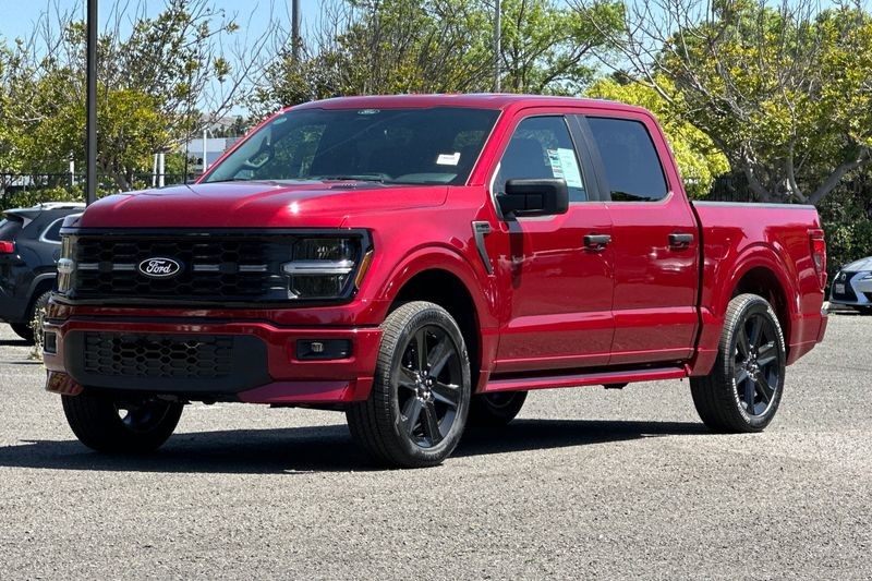 Ford F-150 Vehicle Full-screen Gallery Image 07