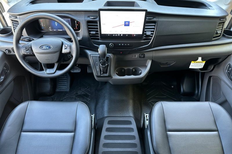 Ford Transit-150 Vehicle Full-screen Gallery Image 13