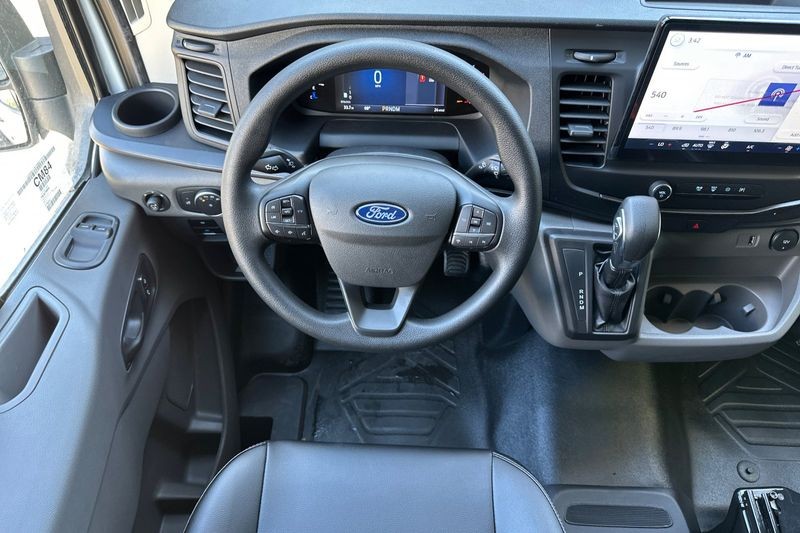 Ford Transit-150 Vehicle Full-screen Gallery Image 14