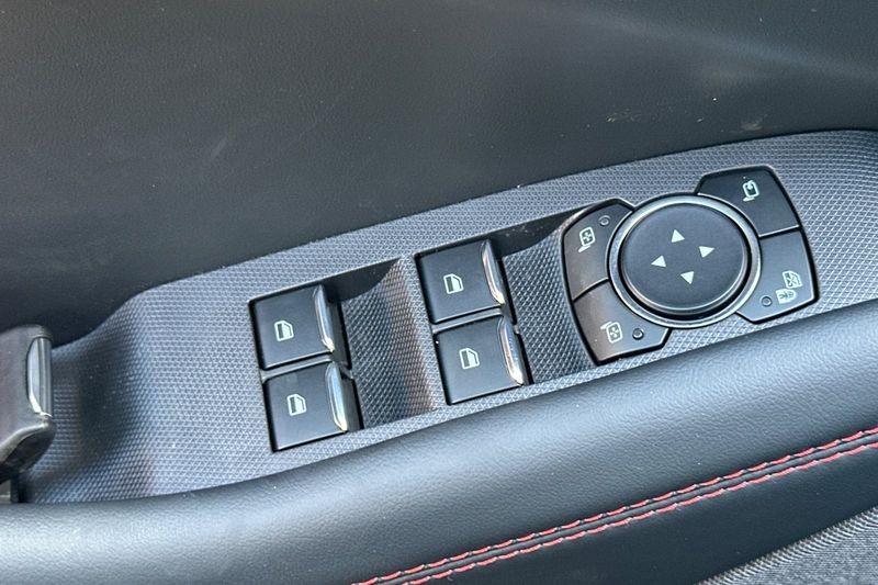 Ford Mustang Mach-E Vehicle Full-screen Gallery Image 11