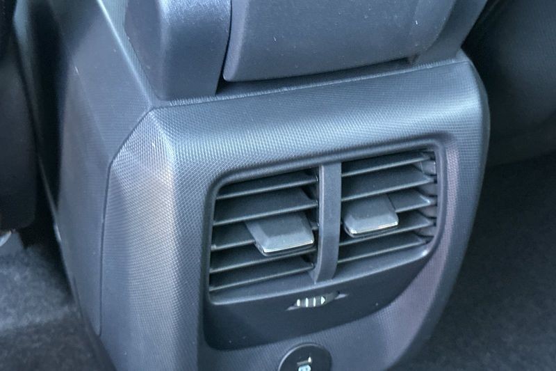 Ford Mustang Mach-E Vehicle Full-screen Gallery Image 13