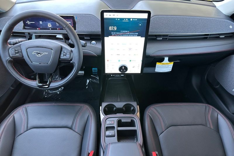 Ford Mustang Mach-E Vehicle Full-screen Gallery Image 14