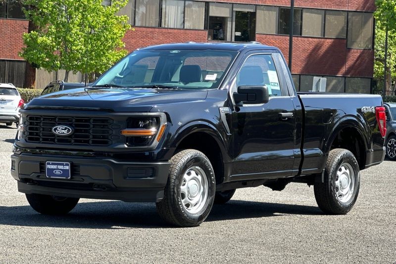 Ford F-150 Vehicle Full-screen Gallery Image 07