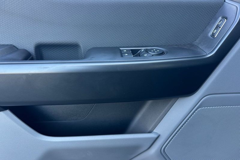 Ford F-150 Vehicle Full-screen Gallery Image 10