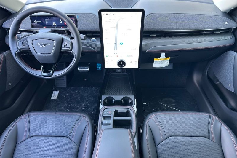 Ford Mustang Mach-E Vehicle Full-screen Gallery Image 14