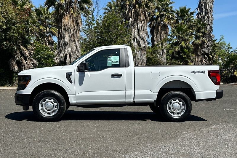 Ford F-150 Vehicle Full-screen Gallery Image 06