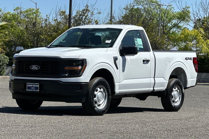 Ford F-150 Vehicle Full-screen Gallery Image 07