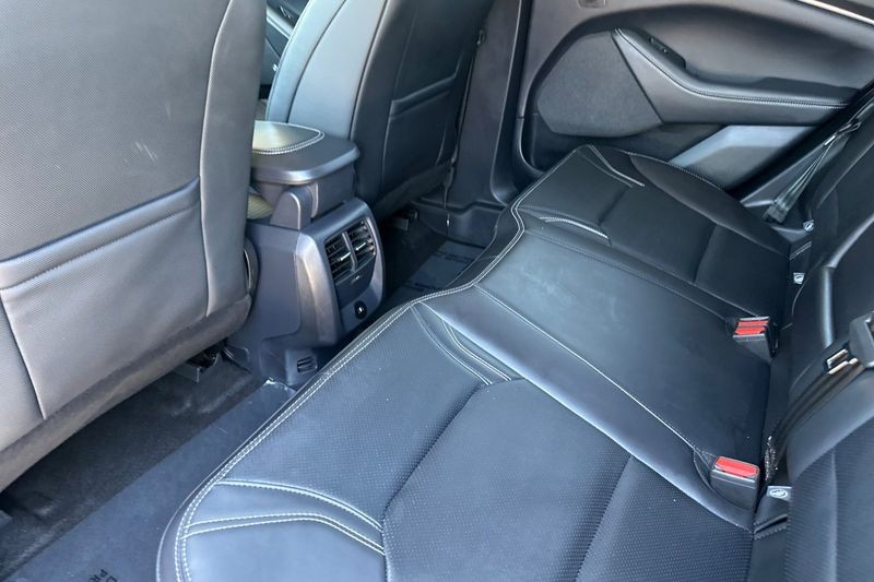 Ford Mustang Mach-E Vehicle Full-screen Gallery Image 13