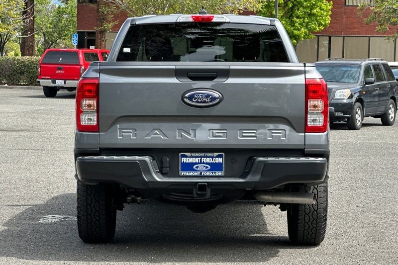 Ford Ranger Vehicle Full-screen Gallery Image 04