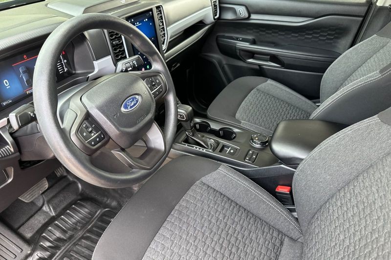 Ford Ranger Vehicle Full-screen Gallery Image 09