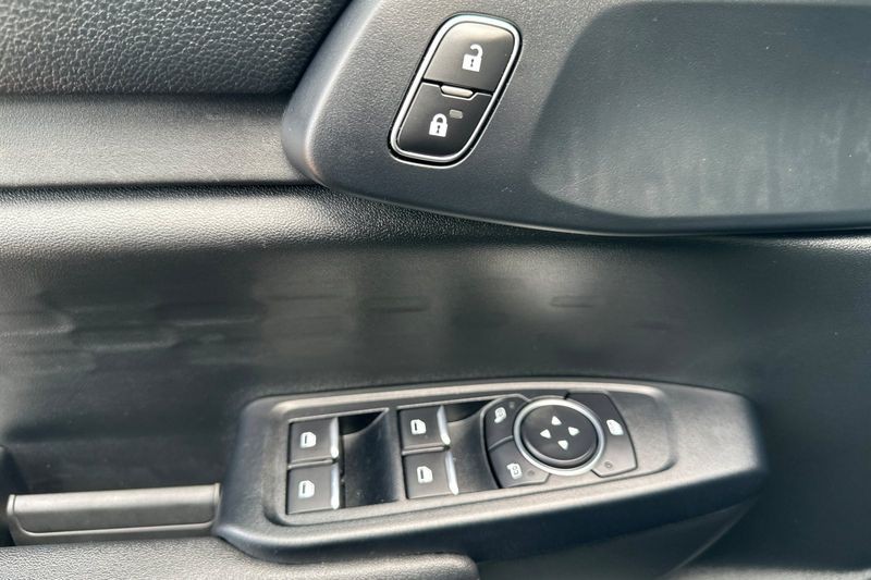 Ford Ranger Vehicle Full-screen Gallery Image 10