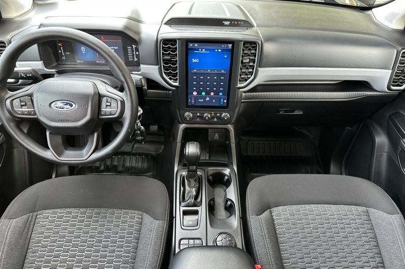 Ford Ranger Vehicle Full-screen Gallery Image 14