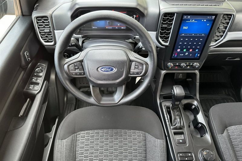 Ford Ranger Vehicle Full-screen Gallery Image 15