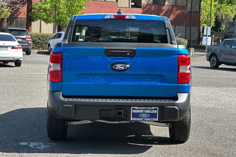 Ford Maverick Vehicle Full-screen Gallery Image 04