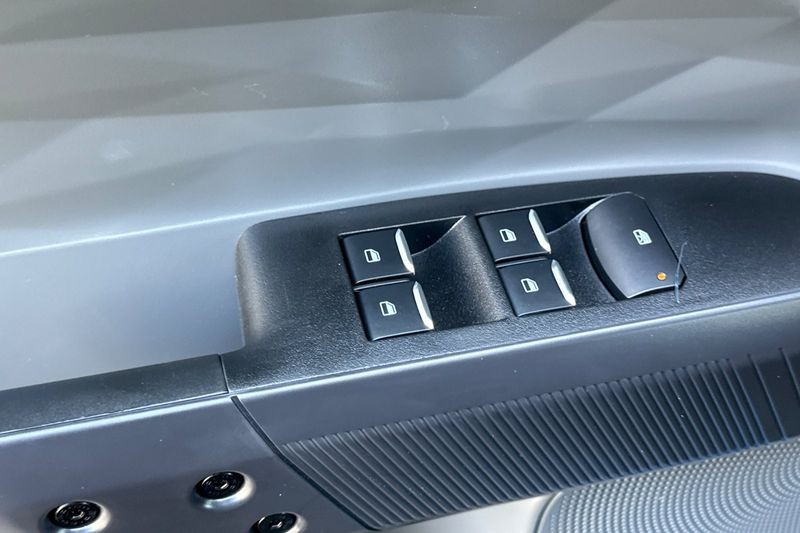 Ford Maverick Vehicle Full-screen Gallery Image 11