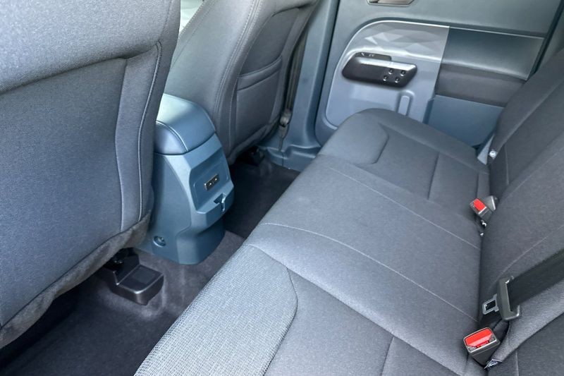 Ford Maverick Vehicle Full-screen Gallery Image 12