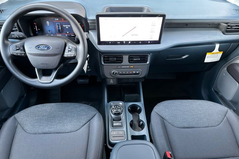 Ford Maverick Vehicle Full-screen Gallery Image 13