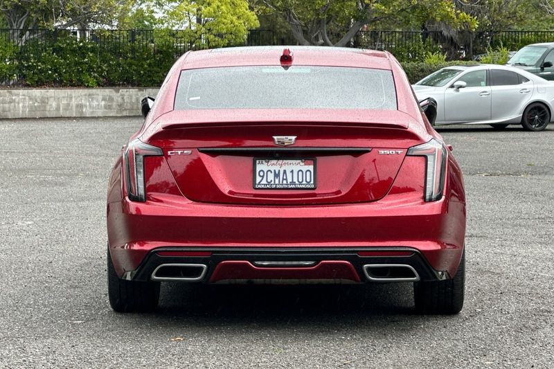 Cadillac CT5 Vehicle Full-screen Gallery Image 04