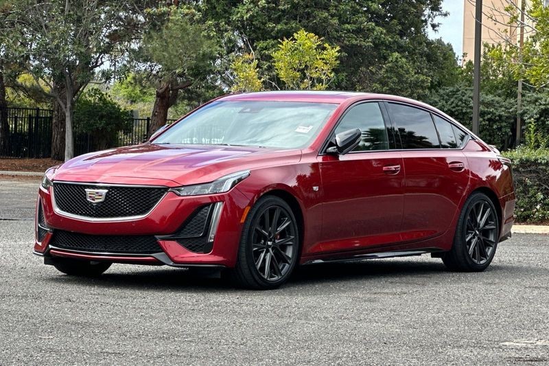 Cadillac CT5 Vehicle Full-screen Gallery Image 07