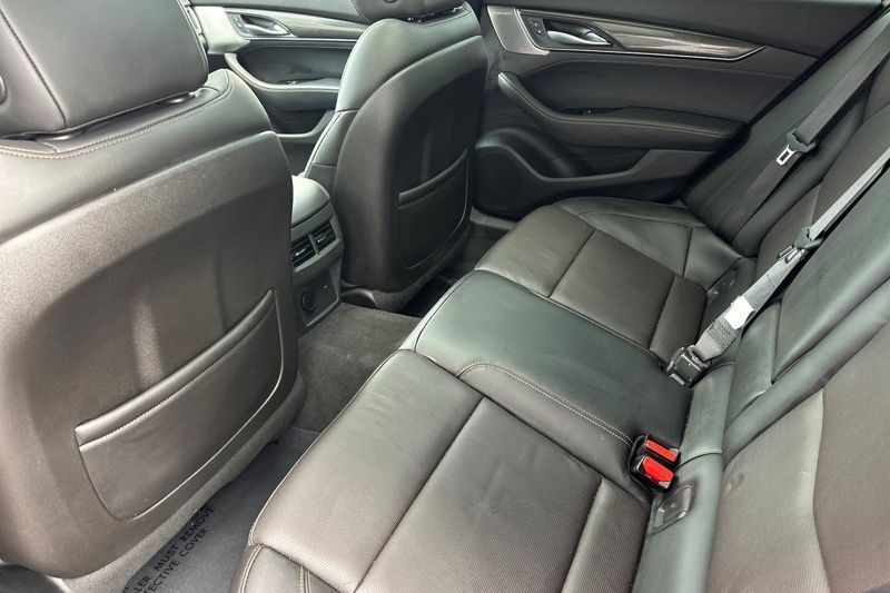 Cadillac CT5 Vehicle Full-screen Gallery Image 13