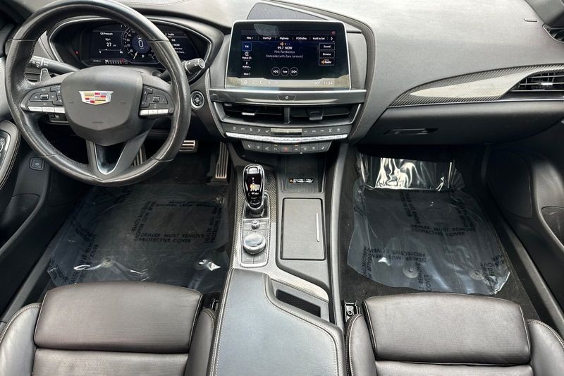 Cadillac CT5 Vehicle Full-screen Gallery Image 14
