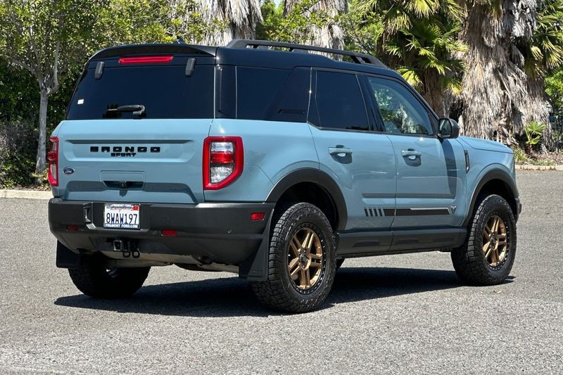 Ford Bronco Sport Vehicle Full-screen Gallery Image 03