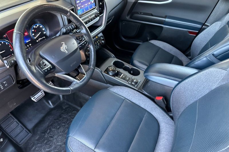 Ford Bronco Sport Vehicle Full-screen Gallery Image 10