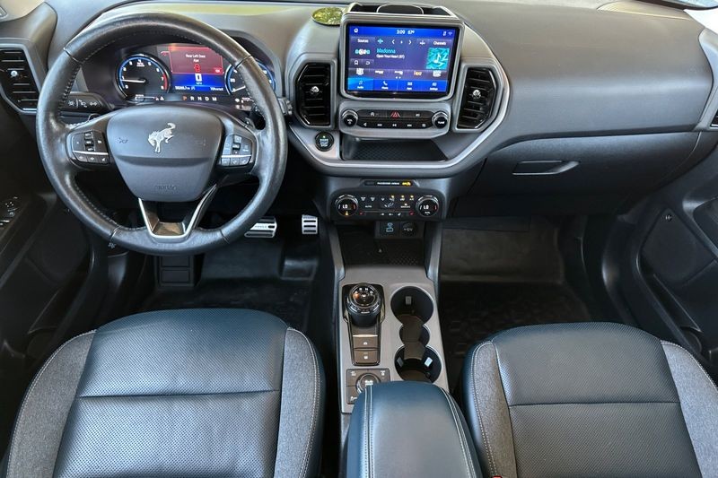 Ford Bronco Sport Vehicle Full-screen Gallery Image 15
