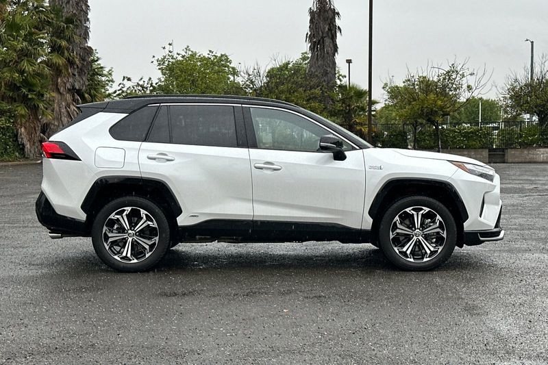 Toyota RAV4 Prime Vehicle Full-screen Gallery Image 02