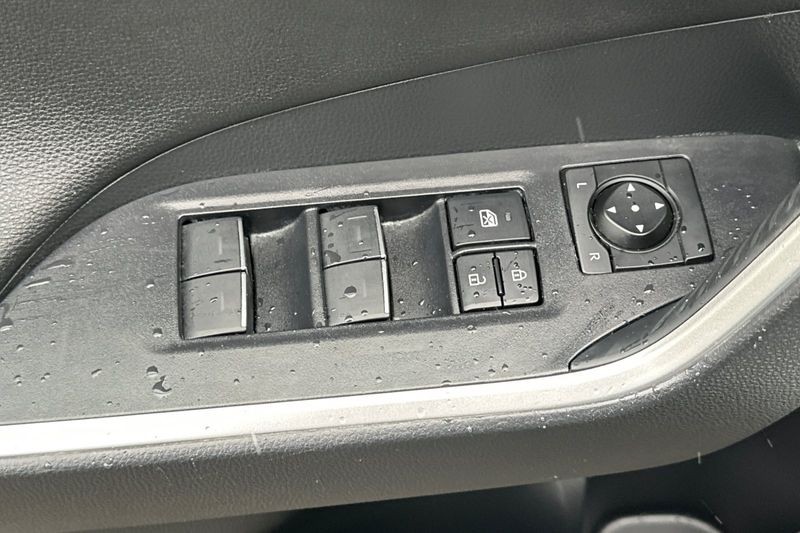 Toyota RAV4 Prime Vehicle Full-screen Gallery Image 11
