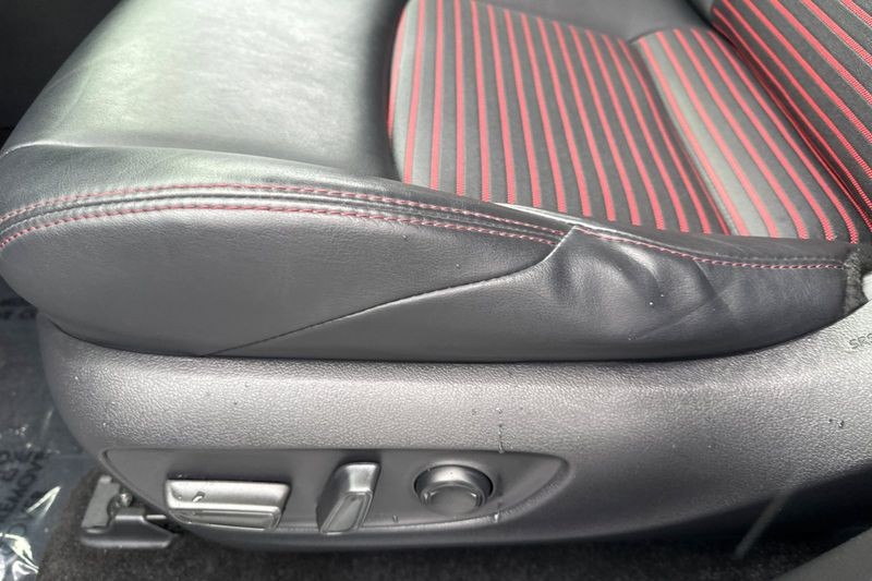 Toyota RAV4 Prime Vehicle Full-screen Gallery Image 12