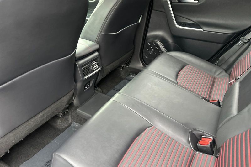 Toyota RAV4 Prime Vehicle Full-screen Gallery Image 13
