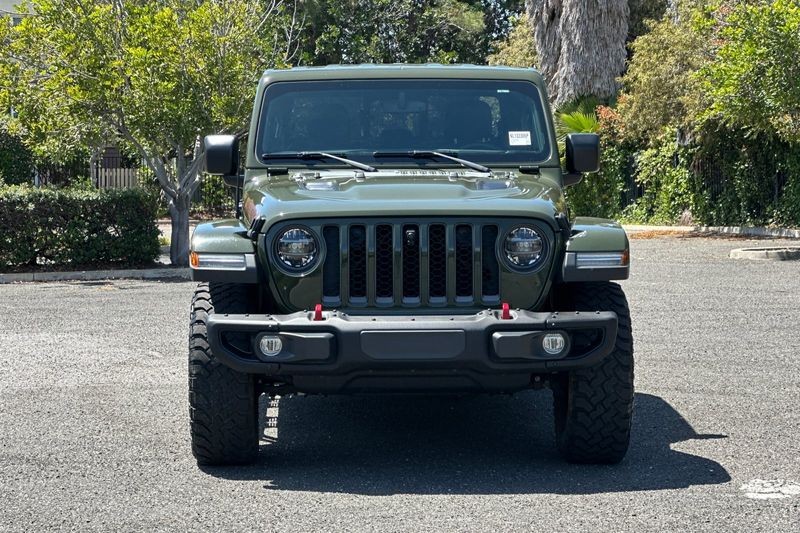 Jeep Gladiator Vehicle Full-screen Gallery Image 08