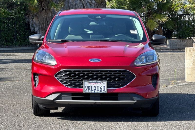 Ford Escape Vehicle Full-screen Gallery Image 08