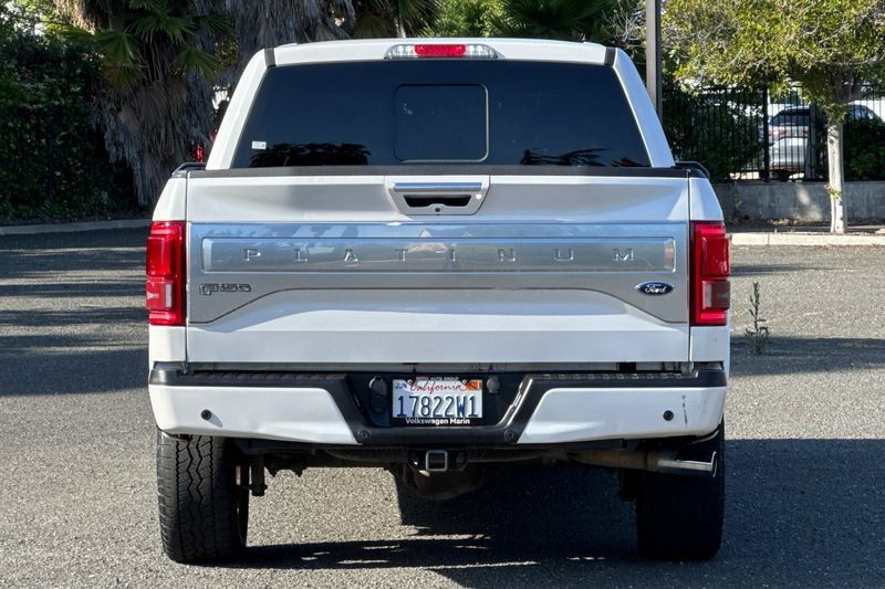 Ford F-150 Vehicle Full-screen Gallery Image 04