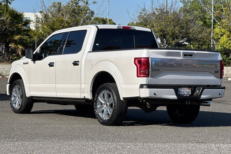 Ford F-150 Vehicle Full-screen Gallery Image 05