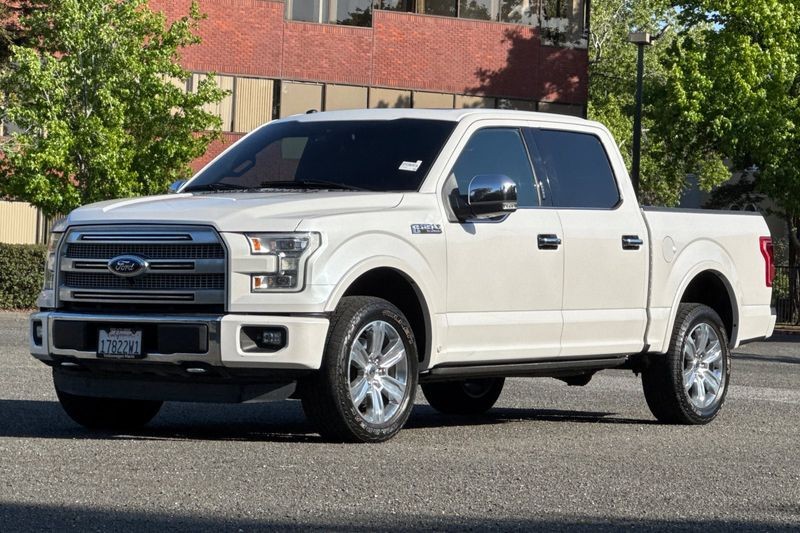 Ford F-150 Vehicle Full-screen Gallery Image 07
