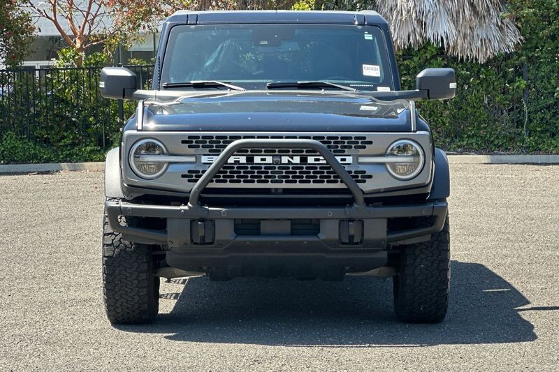 Ford Bronco Vehicle Full-screen Gallery Image 08