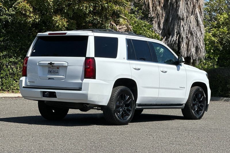 Chevrolet Tahoe Vehicle Full-screen Gallery Image 03