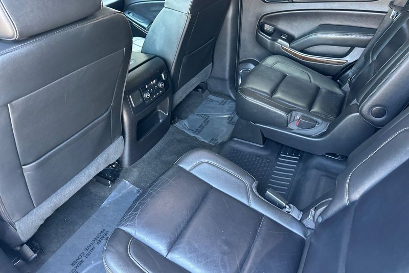 Chevrolet Tahoe Vehicle Full-screen Gallery Image 13