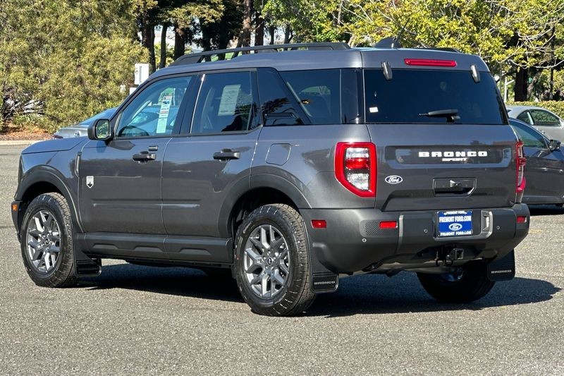 Ford Bronco Sport Vehicle Full-screen Gallery Image 05