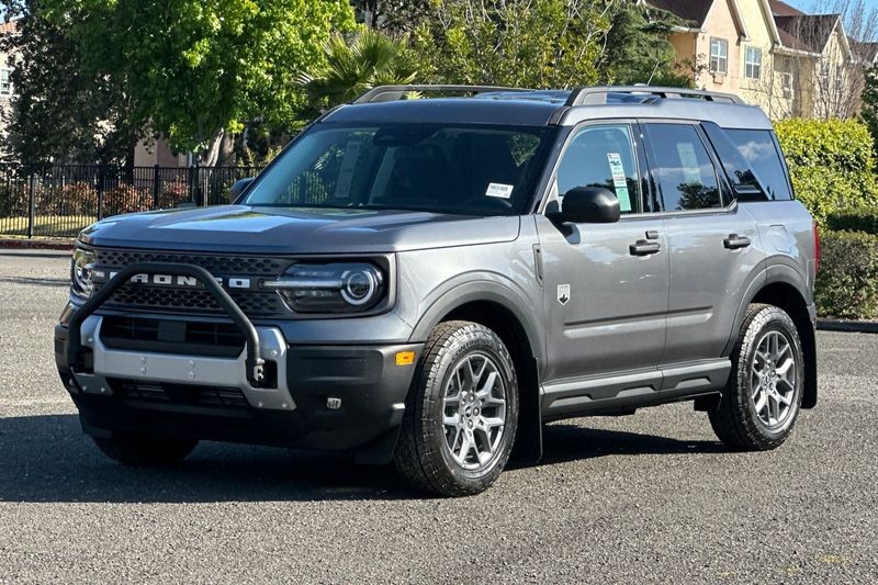 Ford Bronco Sport Vehicle Full-screen Gallery Image 07