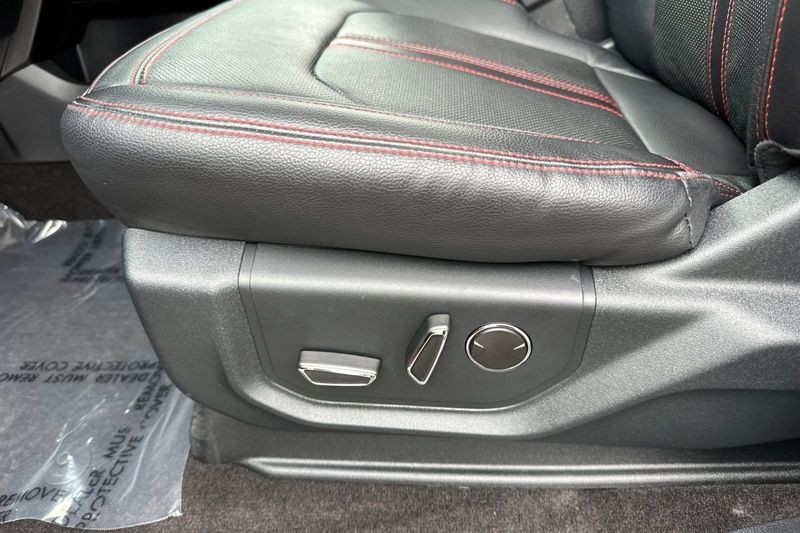 Ford Expedition Vehicle Full-screen Gallery Image 13