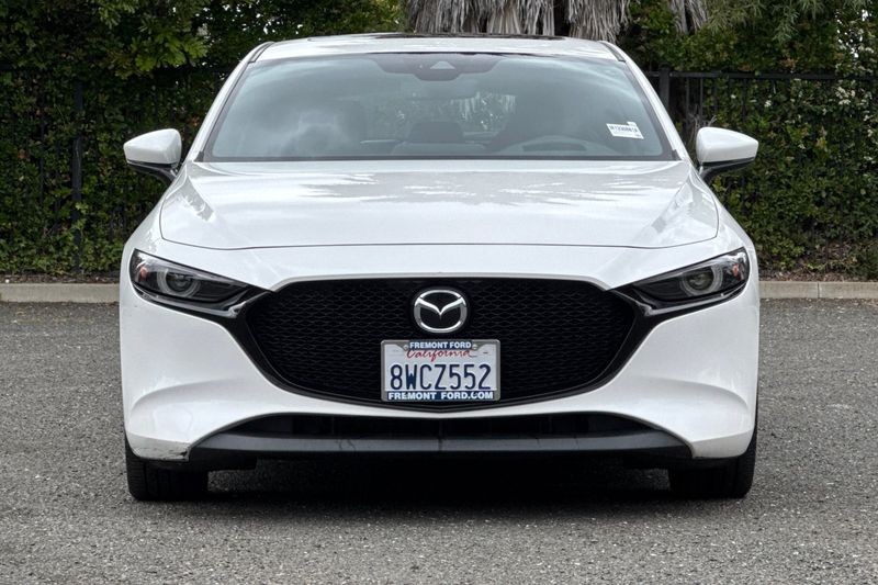 Mazda Mazda3 Vehicle Full-screen Gallery Image 09