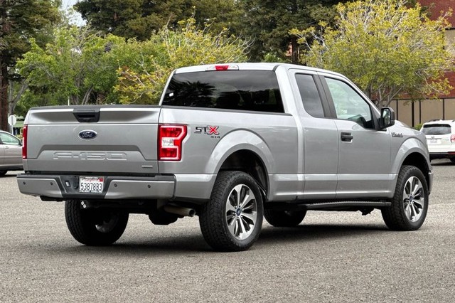 Ford F-150 Vehicle Full-screen Gallery Image 03