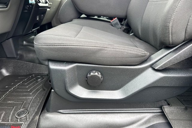 Ford F-150 Vehicle Full-screen Gallery Image 13