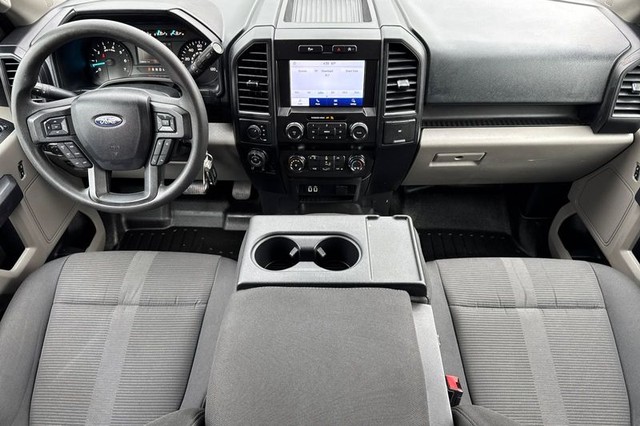 Ford F-150 Vehicle Full-screen Gallery Image 15