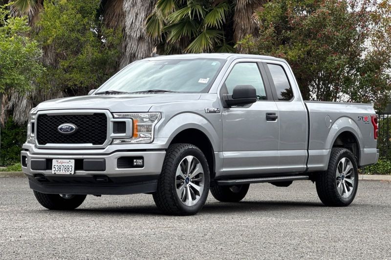 Ford F-150 Vehicle Full-screen Gallery Image 08
