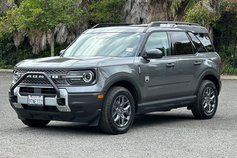 Ford Bronco Sport Vehicle Full-screen Gallery Image 08