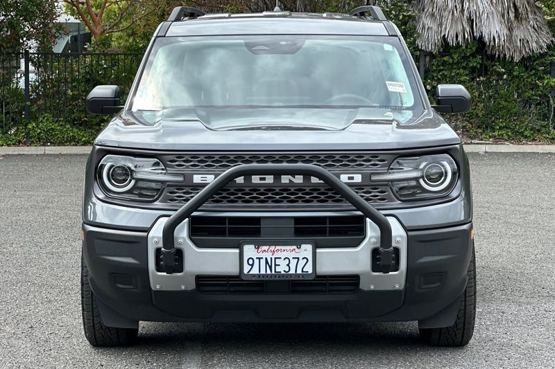 Ford Bronco Sport Vehicle Full-screen Gallery Image 09